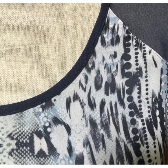 Cabi Sleeveless Reptile Snakeskin Print Tunic Top Blouse Chiffon Line Women Sz S - Picture 8 of 12